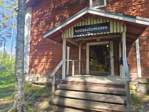 kuva viljamakasiinista Pappilantiellä